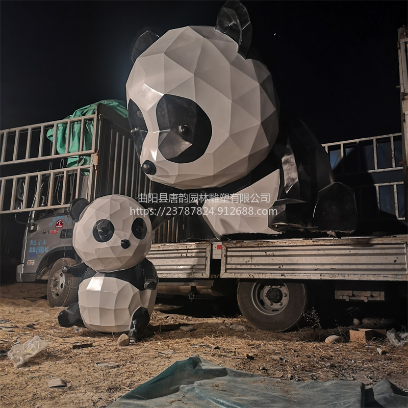售楼处不锈钢抽象熊猫雕塑厂家